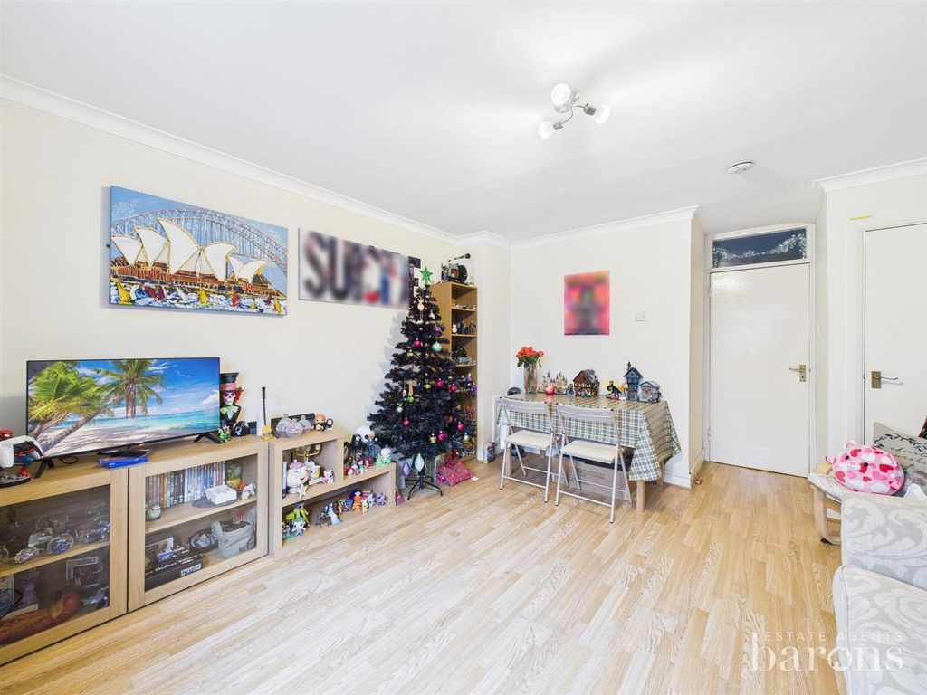 Property photo 3 of 12 Cam05500G0-Pr0099-Still002.Jpg