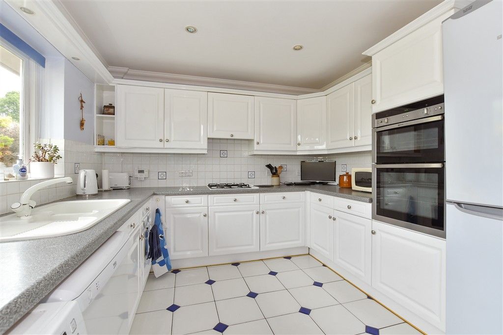 Property photo 3 of 15 Kitchen