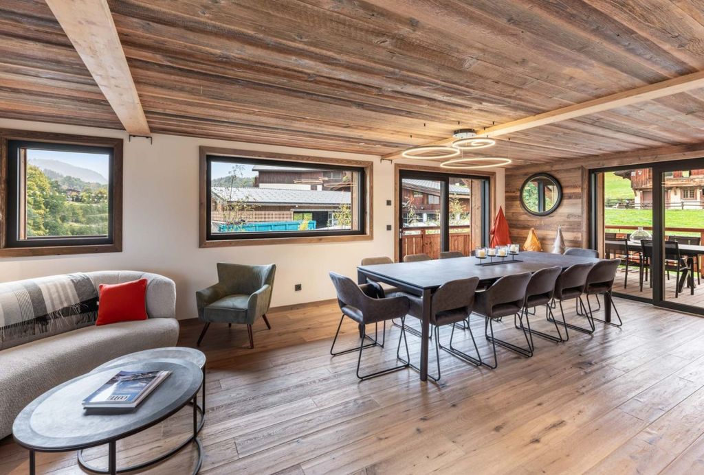 Property photo 3 of 12 Combloux Chalet For