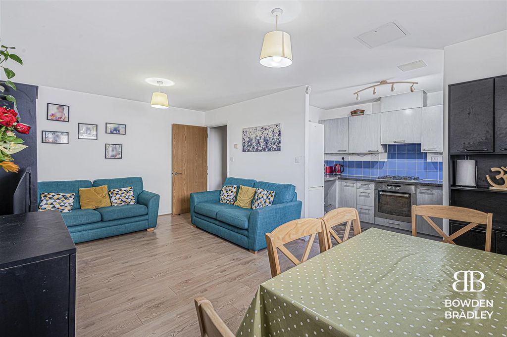 Property photo 2 of 10 Living Room