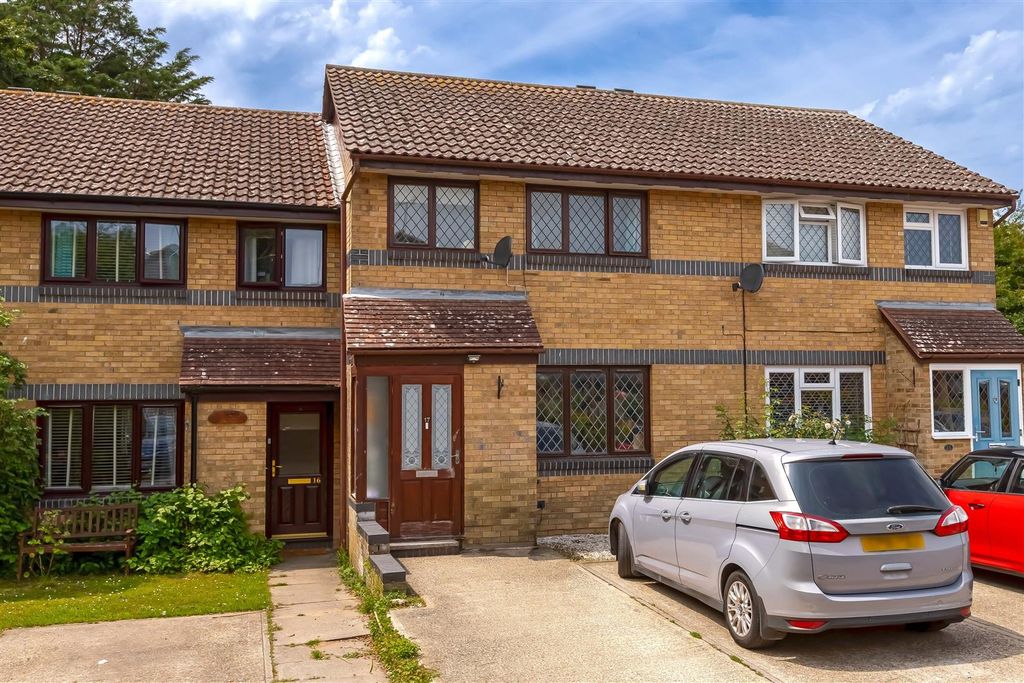 Property photo 1 of 12 Highclere_15.Jpg