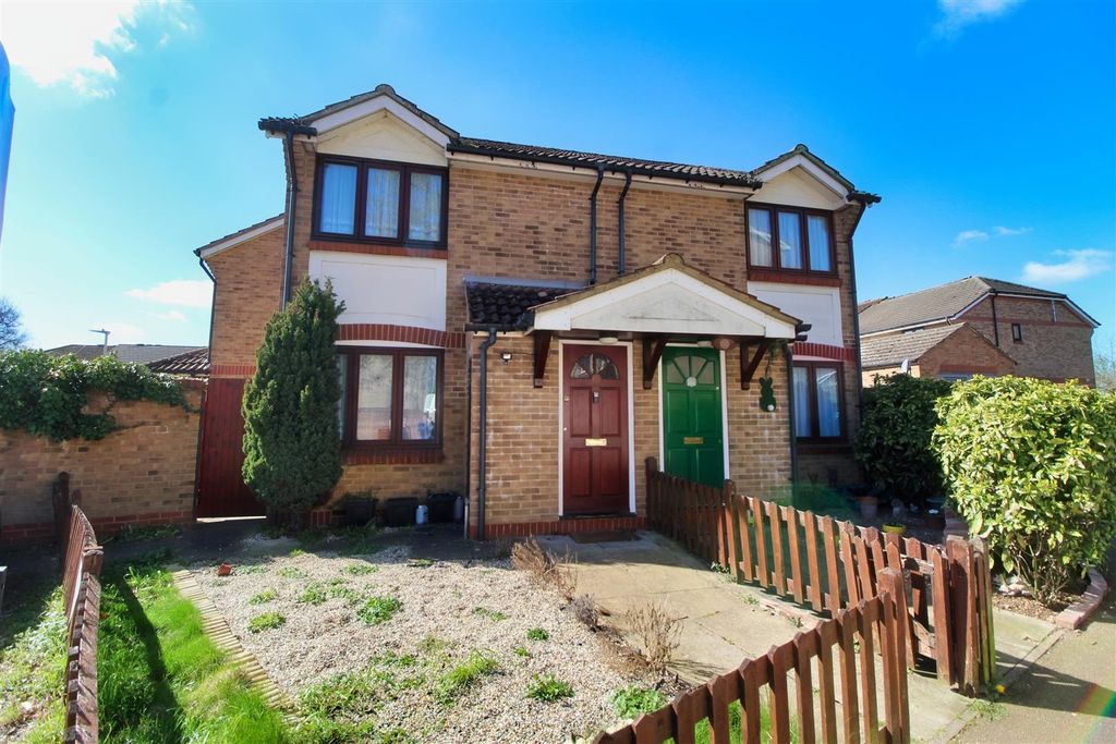 Property photo 1 of 10 Front