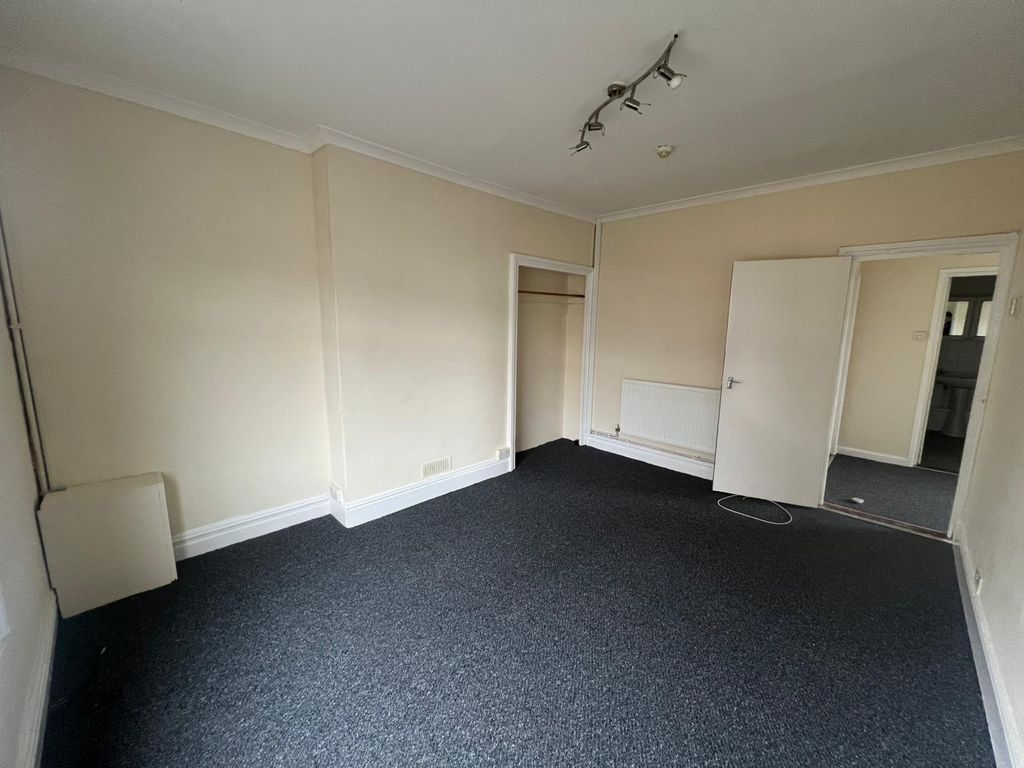 Property photo 3 of 6 Bedroom