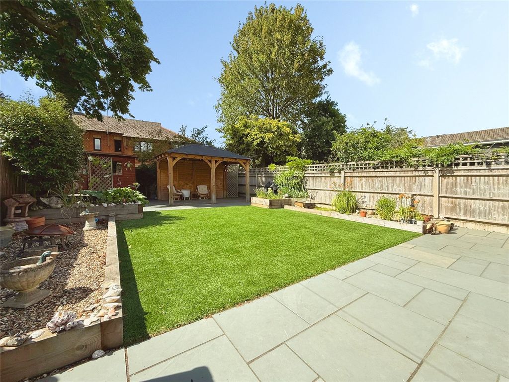 Property photo 2 of 19 Picture No. 25
