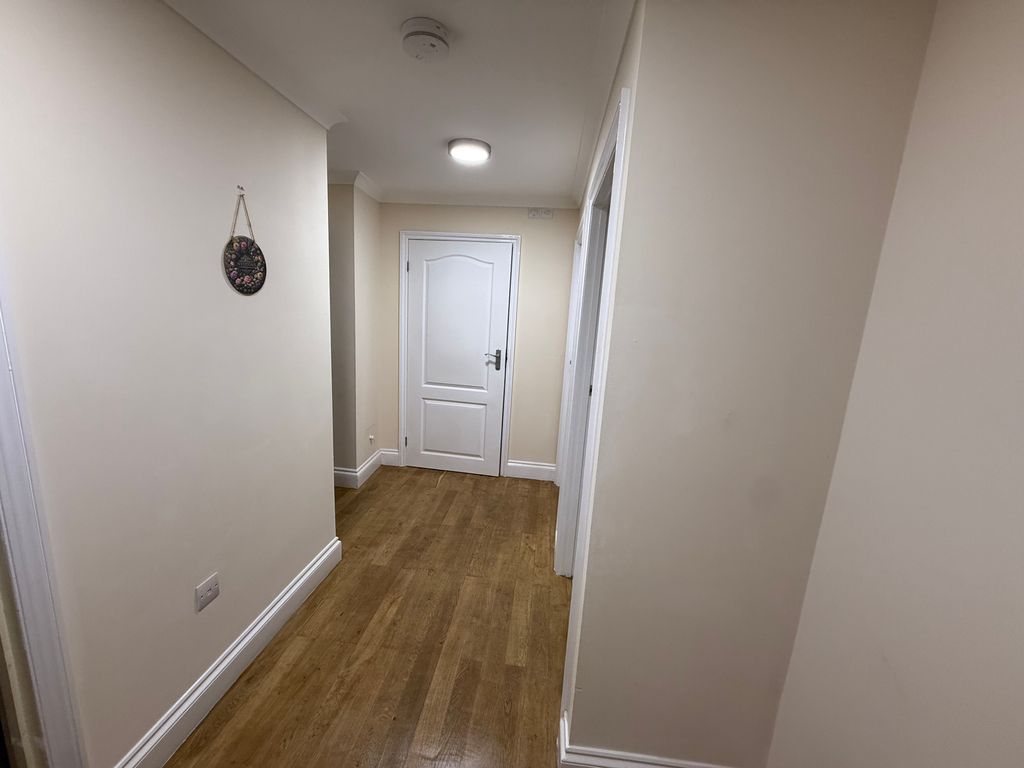 Property photo 3 of 10 Hallway