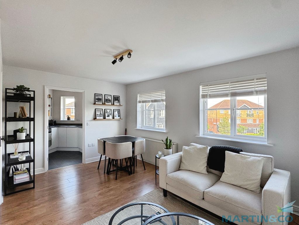Property photo 1 of 13 F817Bb4d--42Fc-9818-Aa46Aee3E790-10396-00000501B22