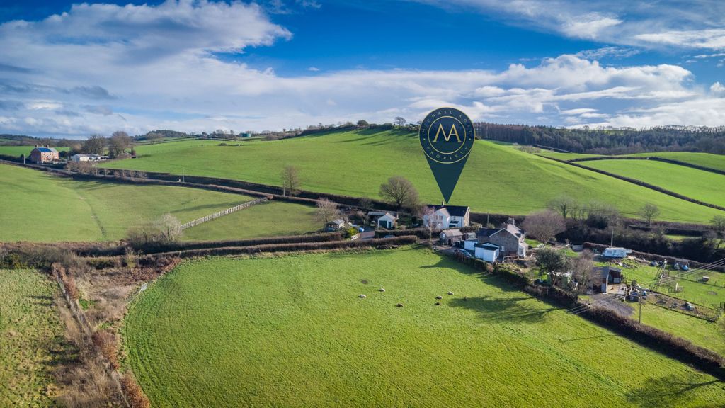 Property photo 2 of 28