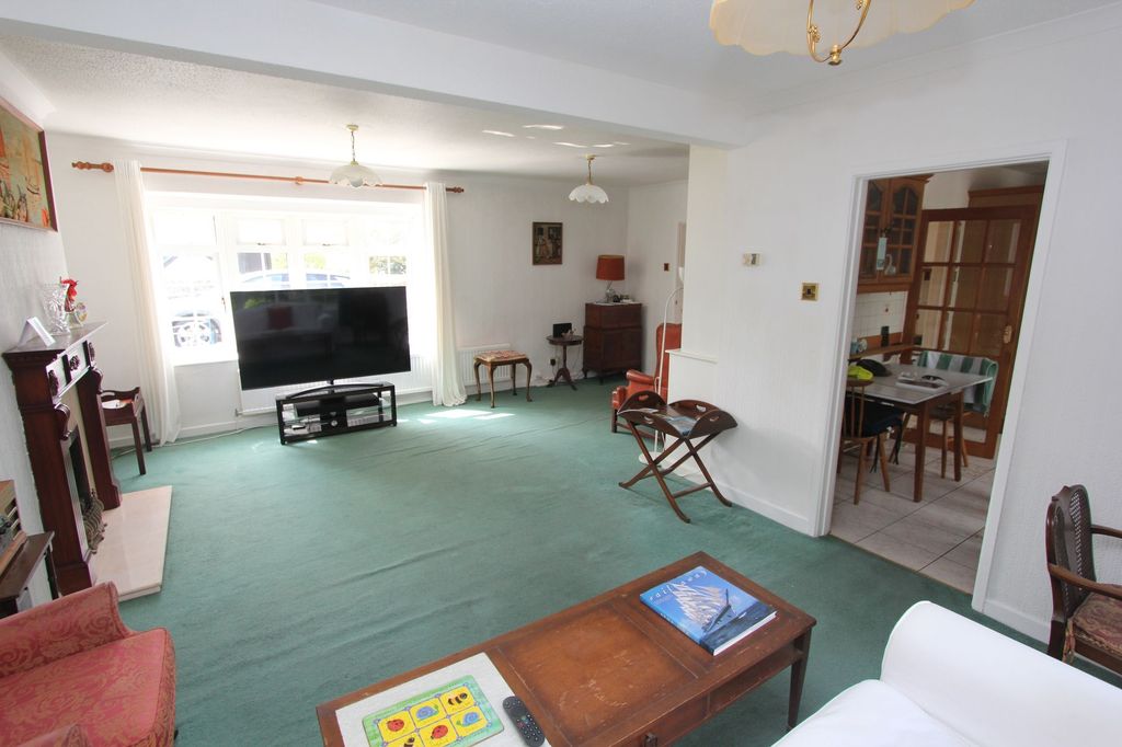 Property photo 3 of 33