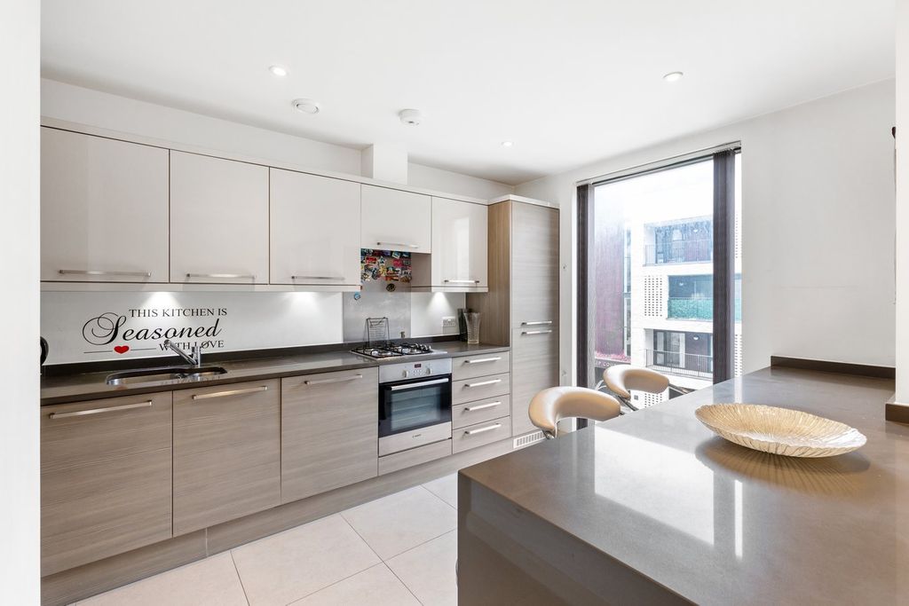 Property photo 3 of 22