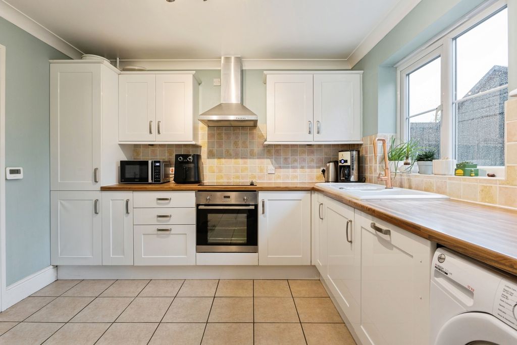 Property photo 3 of 15 Photo