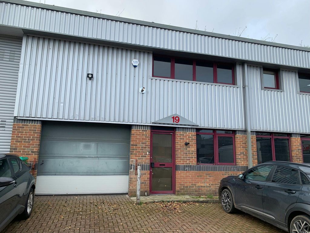 Property photo 1 of 5 19 Metro Centre Nov 2022.Jpg