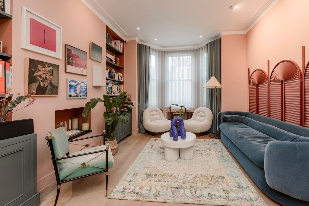 Property photo 2 of 25