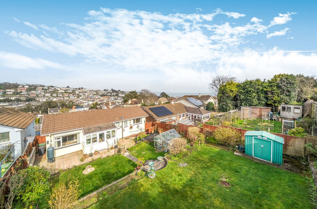 Property photo 3 of 23 Garden