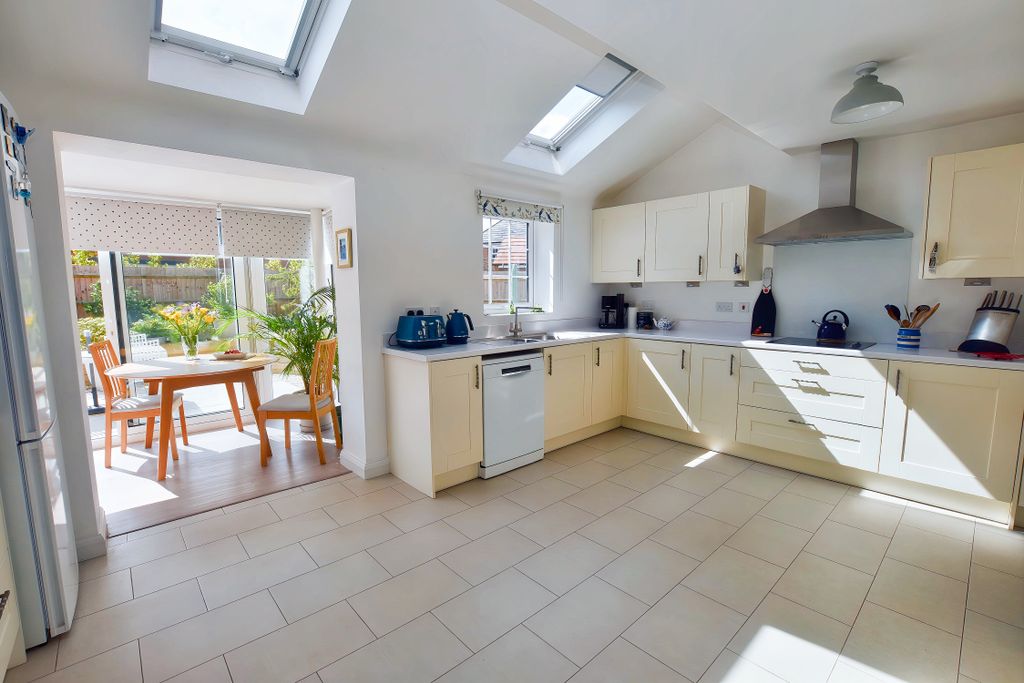 Property photo 3 of 34 Kitchen 2