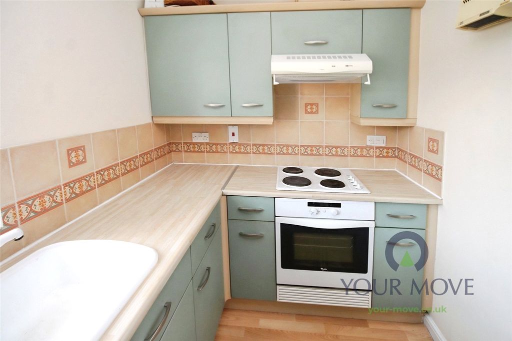 Property photo 2 of 11 Kitchen