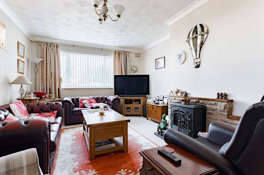 Property photo 3 of 23