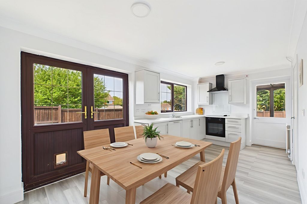 Property photo 2 of 17 Kitchen Diner