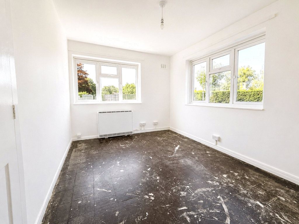 Property photo 2 of 8 2
