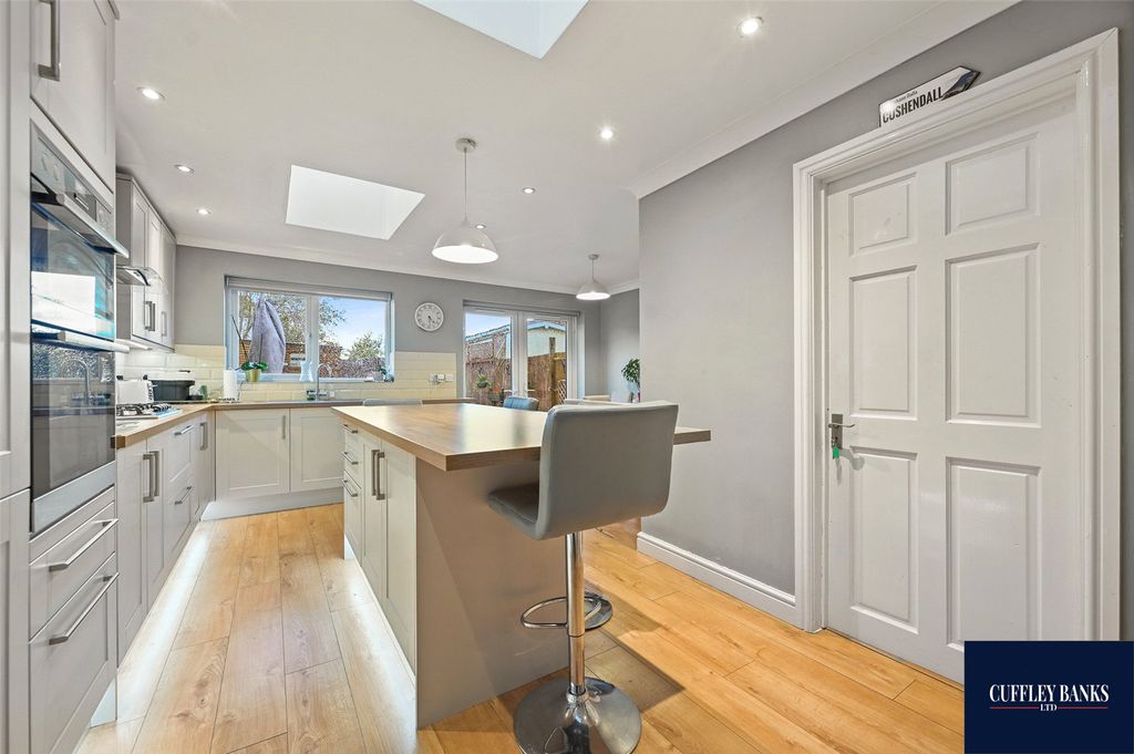 Property photo 2 of 12 Picture No. 02