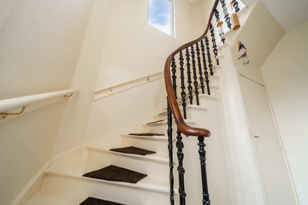 Property photo 2 of 23 Photo 7