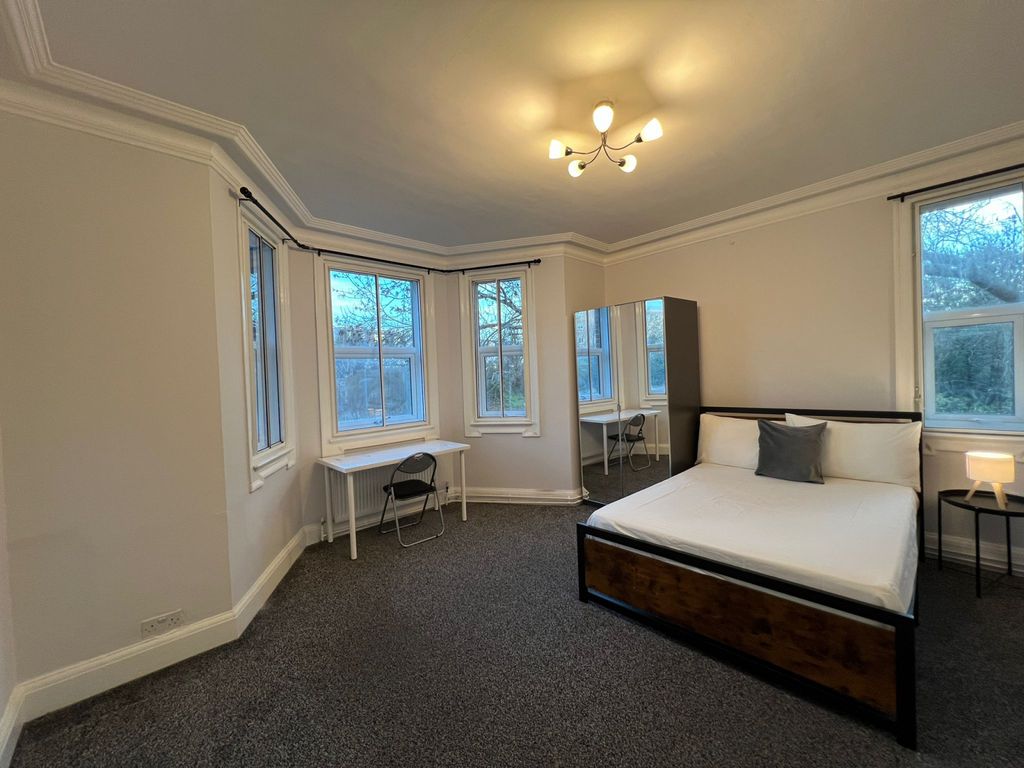 Property photo 2 of 3 Room