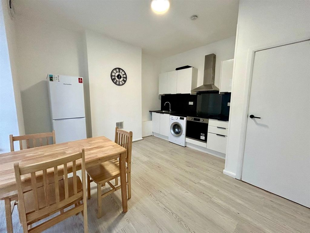 Property photo 2 of 9 Whatsapp Image 2025-11-20 At 15.33.01.Jpeg