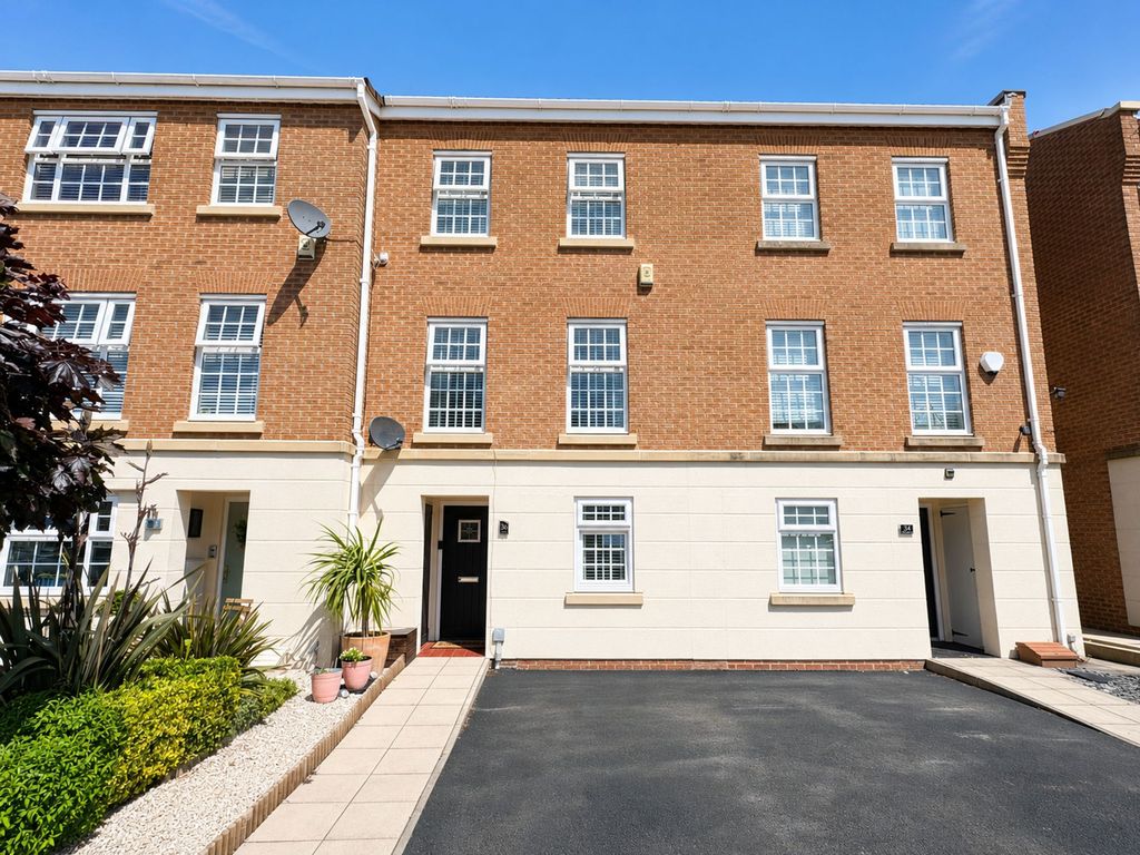 Property photo 1 of 17 External