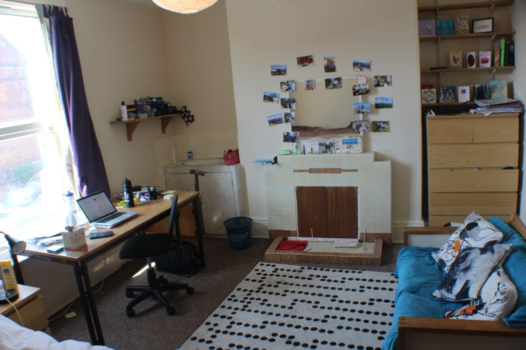 Property photo 2 of 28