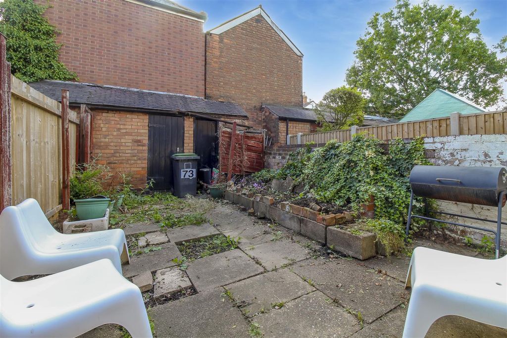 Property photo 3 of 11 11 Garden.Jpg