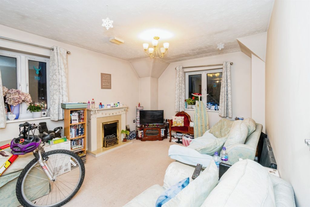 Property photo 2 of 12