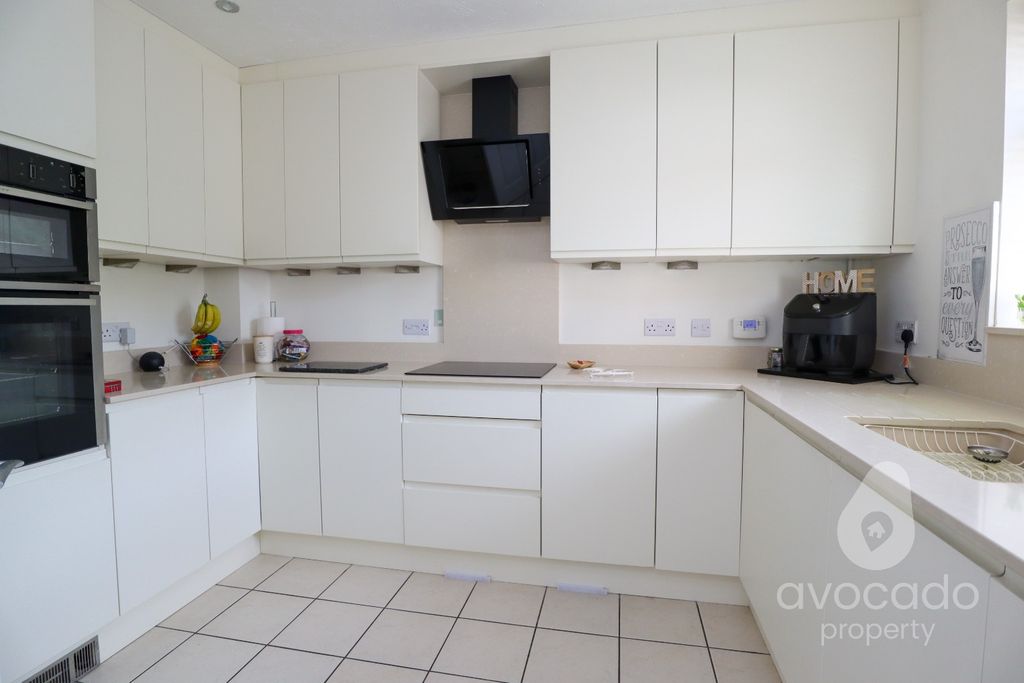 Property photo 2 of 15 4487215