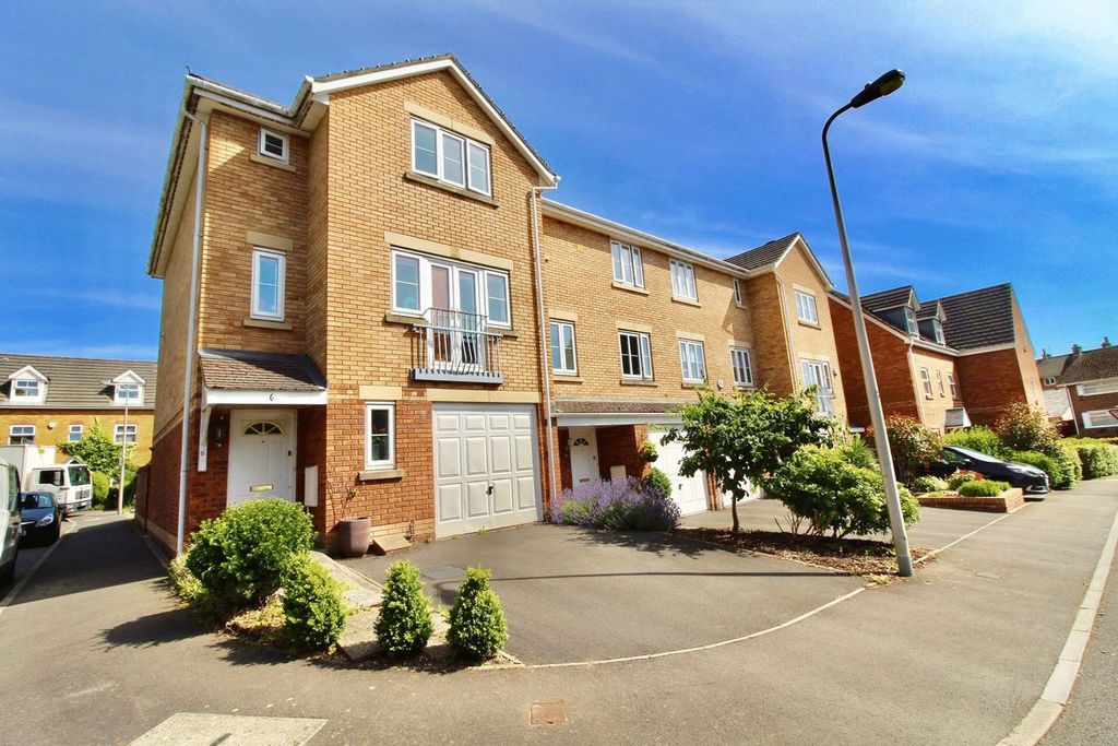 Property photo 1 of 23