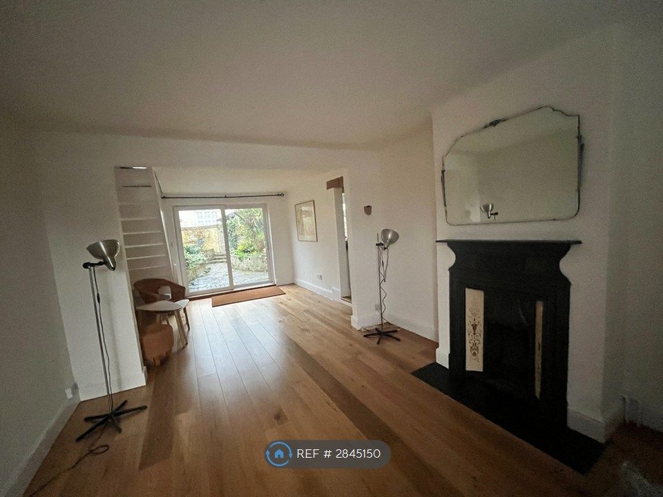 Property photo 1 of 27 Living Room