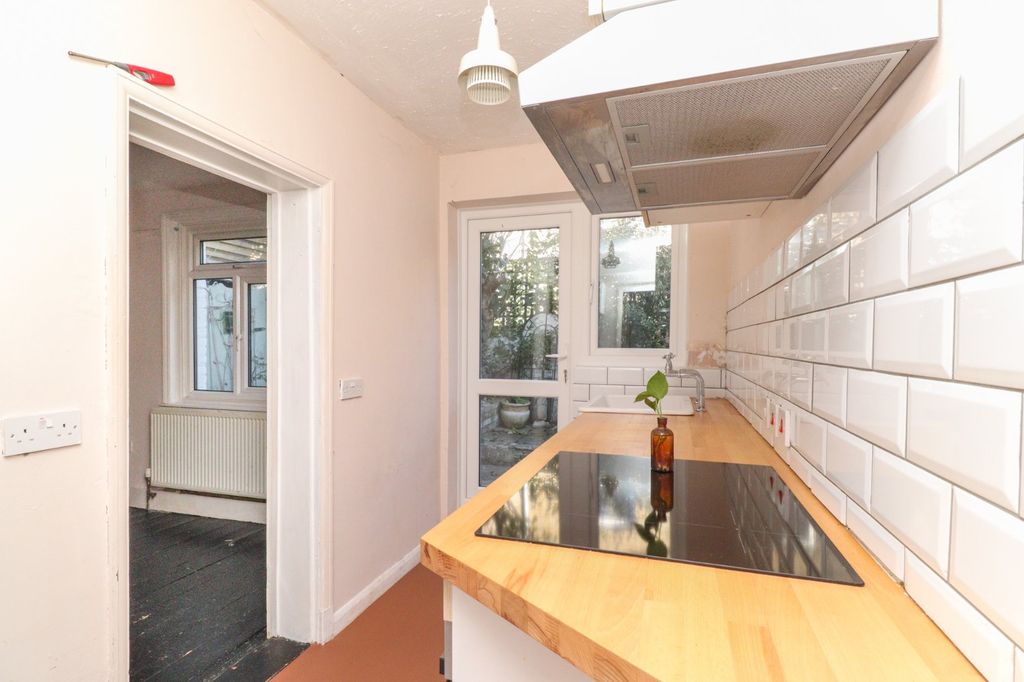 Property photo 3 of 11 Picture 3