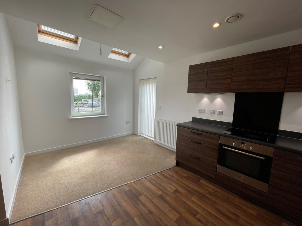 Property photo 2 of 17 14