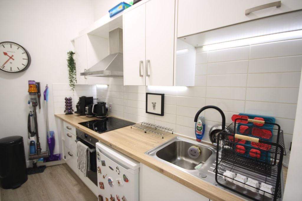 Additional image 6 of 1 bed flat for sale26 Rouge Bouillon, St Helier JE2