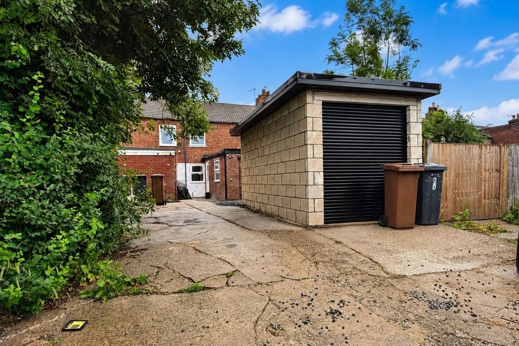 Property photo 2 of 13