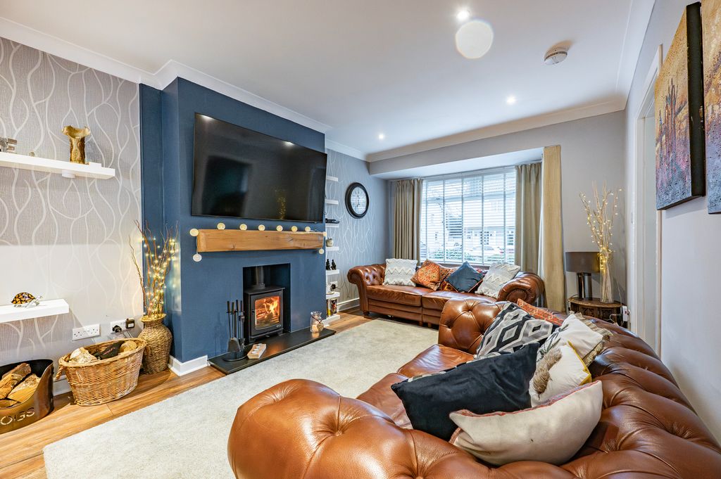 Property photo 2 of 37