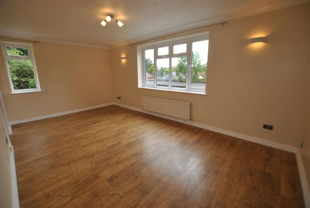 Property photo 2 of 21 Lounge