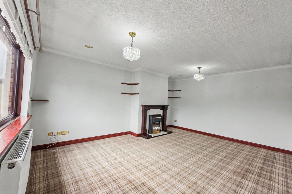 Property photo 2 of 24