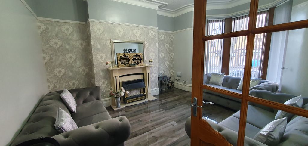 Property photo 3 of 40