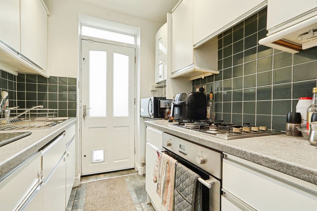 Property photo 3 of 16