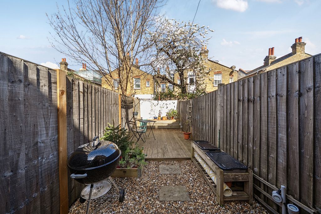 Property photo 3 of 11 1436858-18-69Ca6d...