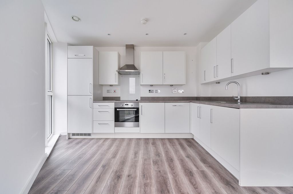 Property photo 2 of 11 1396787-7-6960Fae...