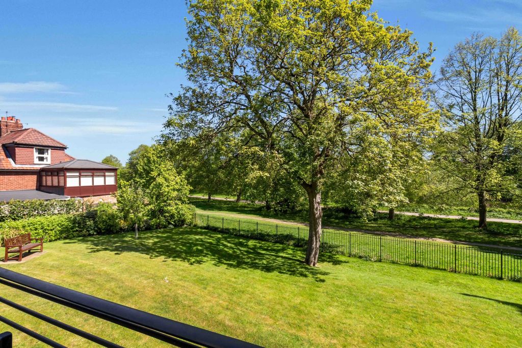 Property photo 3 of 21 Img_3993