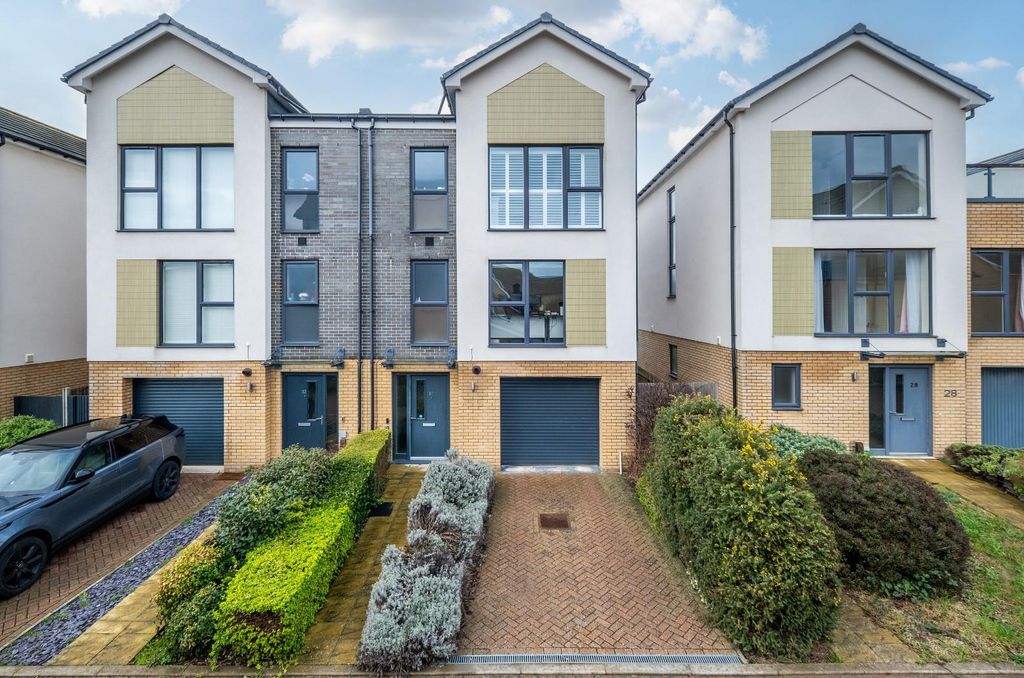 Property photo 1 of 19 Front