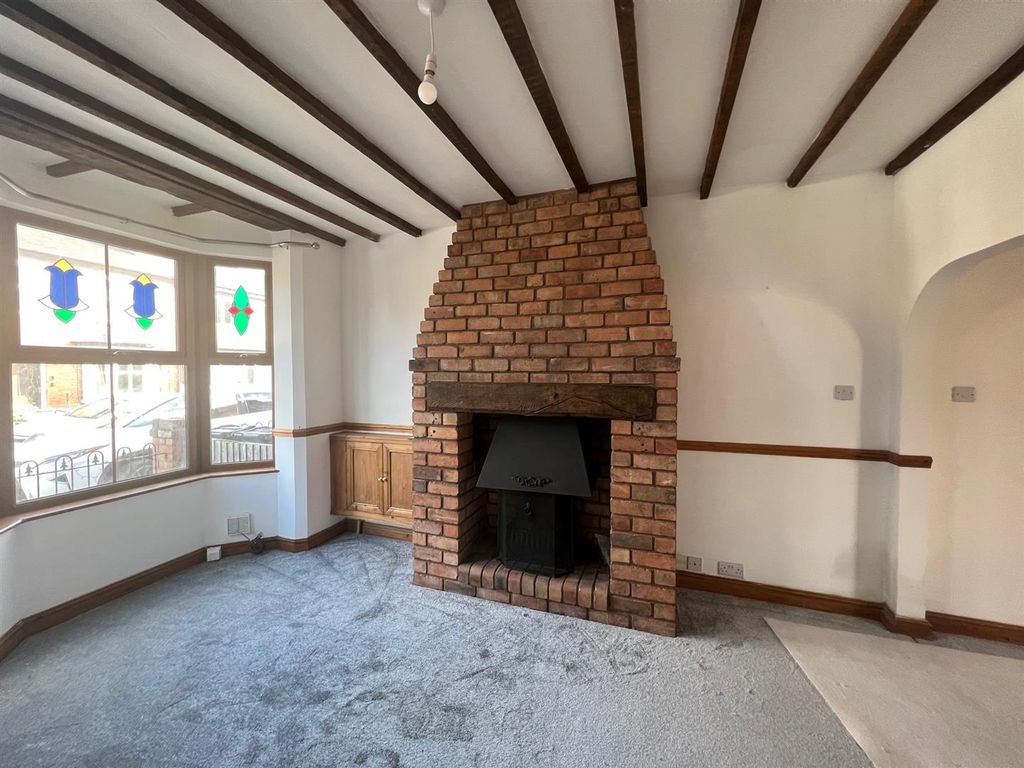 Property photo 2 of 9 53 Redland Lounge.Jpg