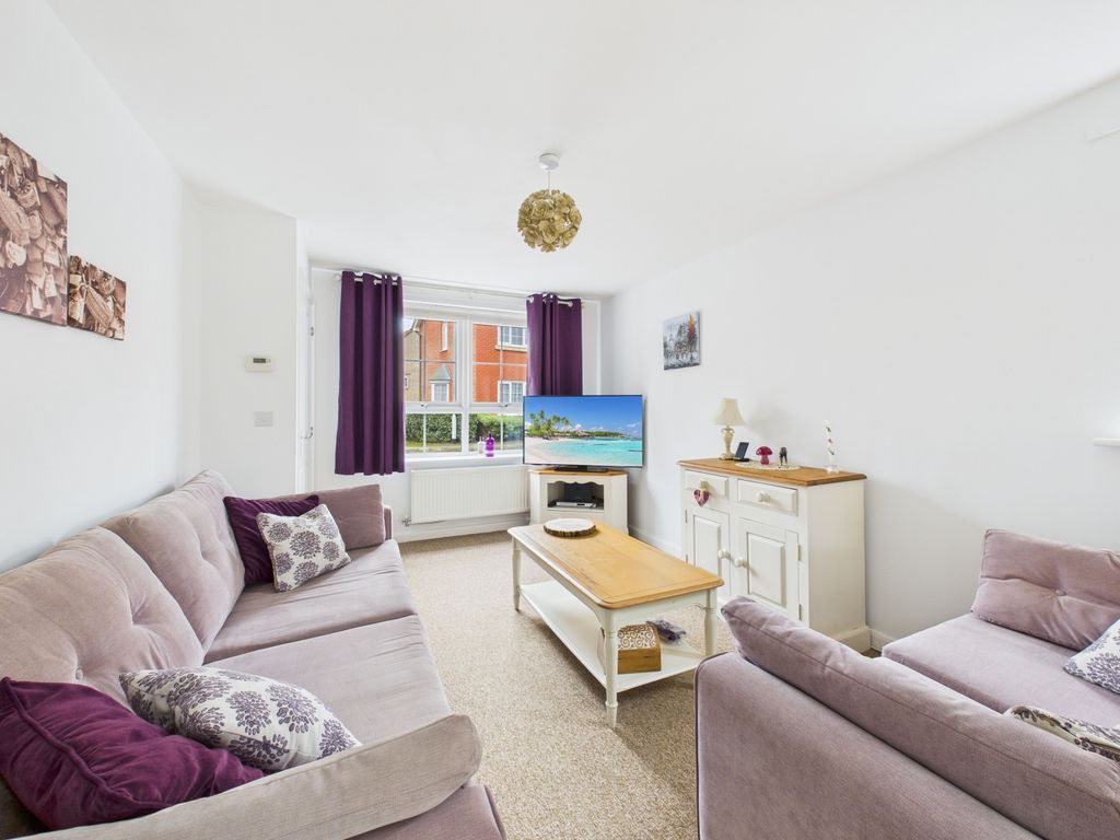 Property photo 3 of 16 4. Cam04922G0-Pr0095-Still012