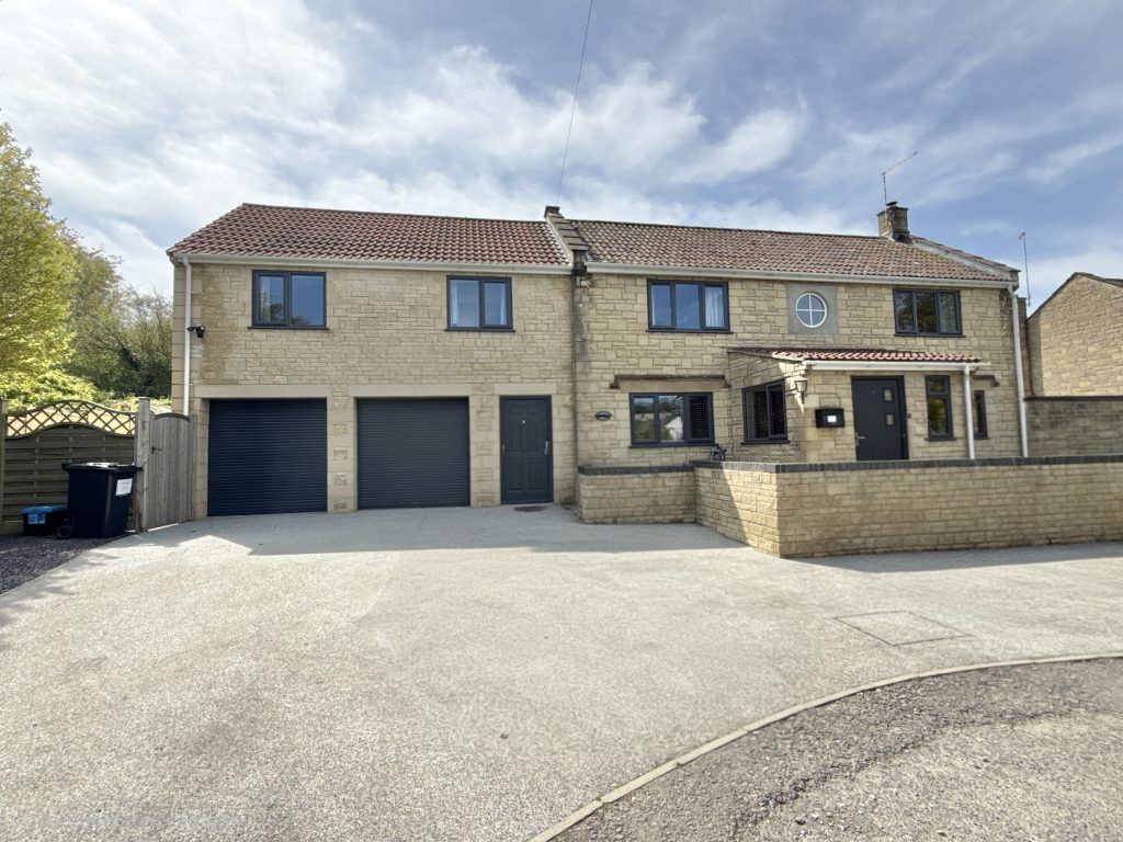 Property photo 1 of 32