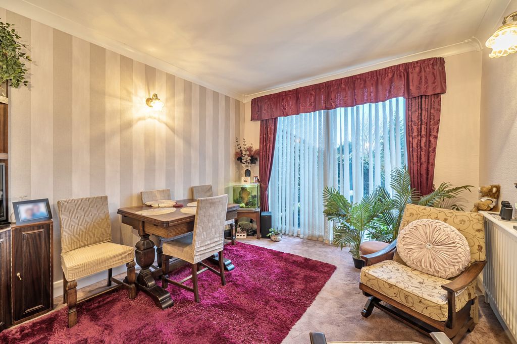 Property photo 3 of 16 Dining Room